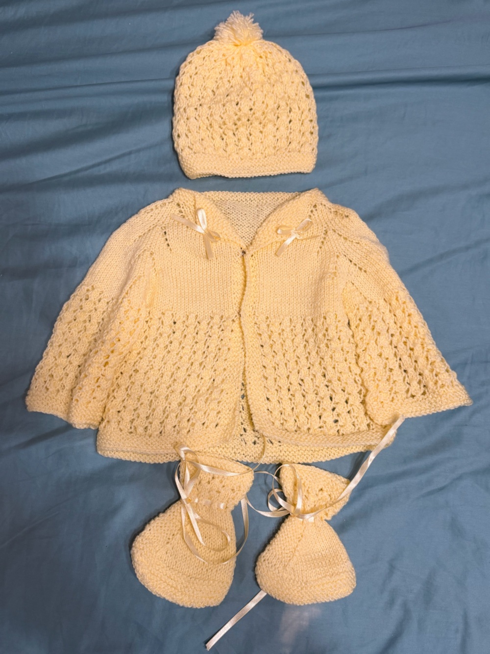 💛 Hand-woven baby set 💛 2 Baby Knit Jacket, Hat & Booties Set with blanket